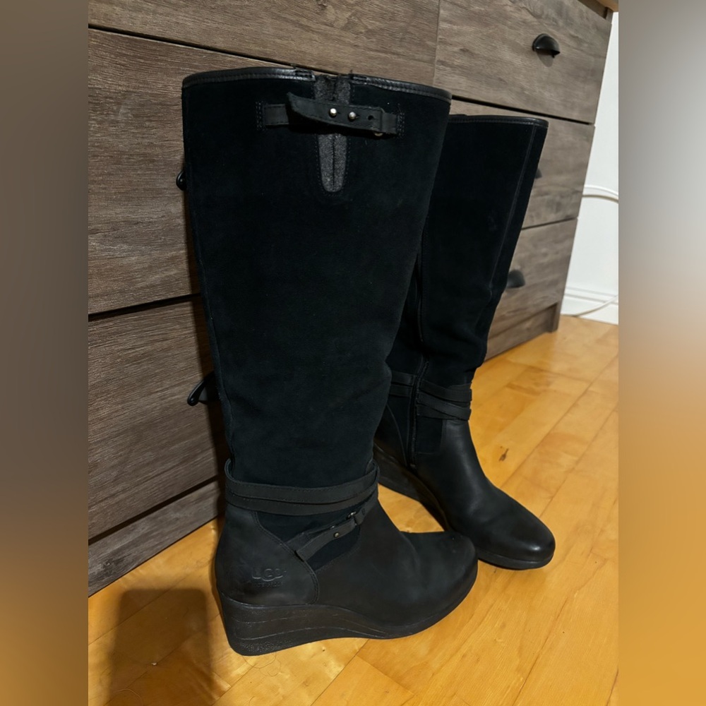 Ugg Australia Women Lesley Waterproof Tall Leather Wedge Boots shoes size 9